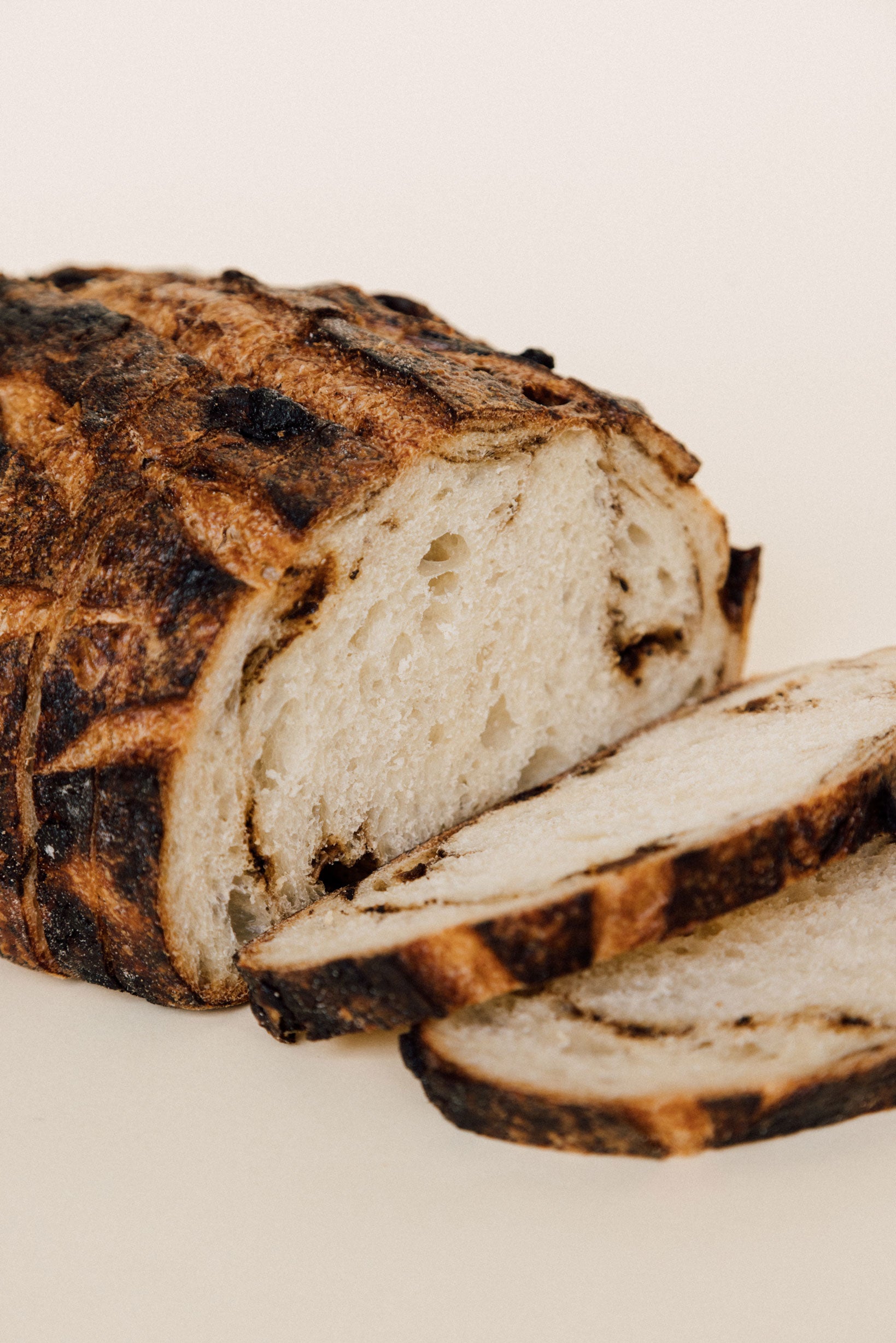 Sourdough Ajo Negro y Miel